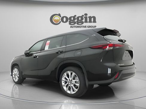 New 2026 Toyota Highlander Limited AWD/4WD image 11