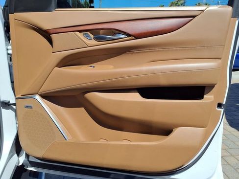 Used 2017 Cadillac Escalade Platinum AWD/4WD image 29