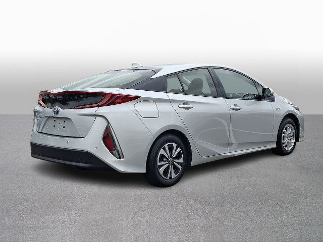 Used 2017 Toyota Prius Prime Advanced w/ Carpet Mat Package FWD image 4