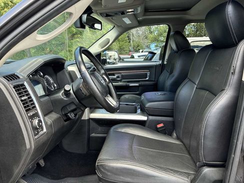 Used 2018 RAM 3500 Laramie w/ Convenience Group AWD/4WD image 13