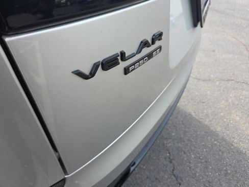 Used 2019 Land Rover Range Rover Velar R-Dynamic SE image 12