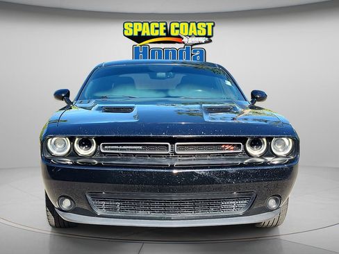 Used 2015 Dodge Challenger R/T w/ Quick Order Package 28B R/T RWD image 3