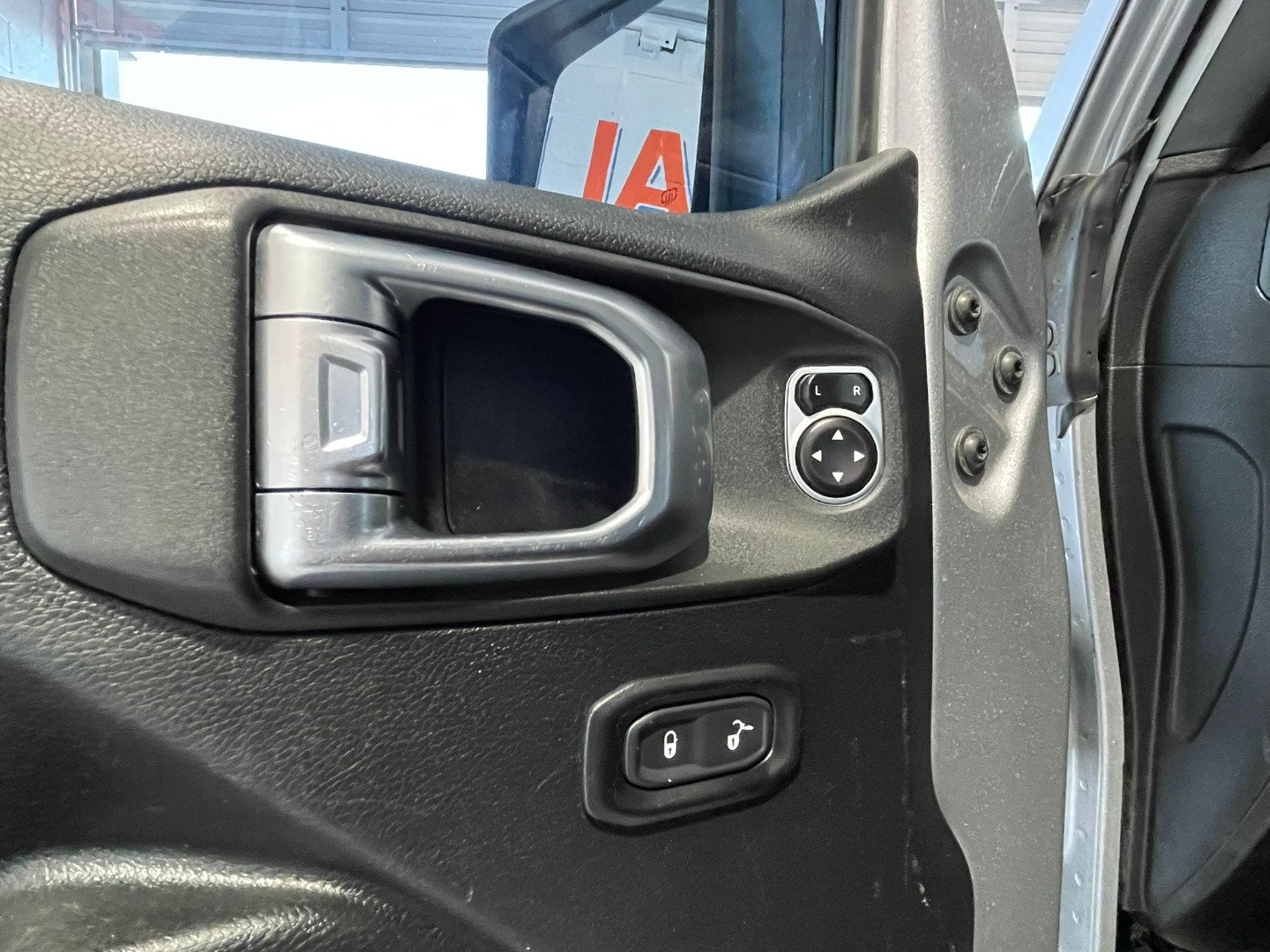 Used 2019 Jeep Wrangler Unlimited Sport S AWD/4WD image 10