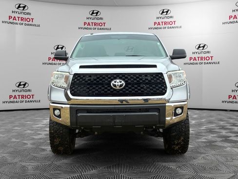 Used 2017 Toyota Tundra SR5 w/ SR5 Upgrade Package image 8