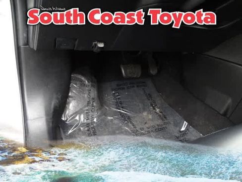 Used 2018 Toyota Corolla XSE image 16