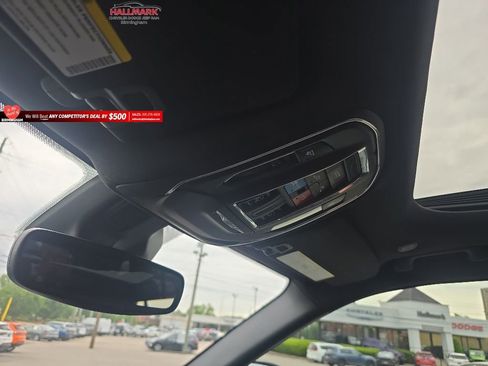 Used 2024 Jeep Grand Cherokee Altitude RWD image 17