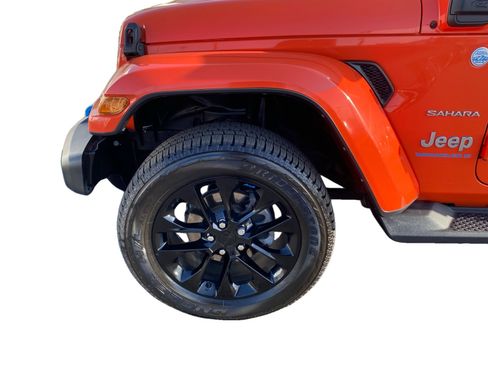 Used 2023 Jeep Wrangler Unlimited Sahara AWD/4WD image 14