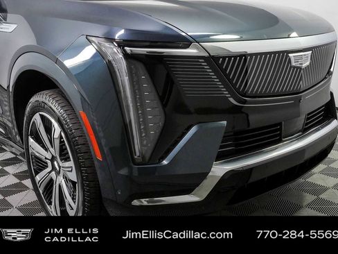 Certified 2025 Cadillac Escalade IQ Luxury 2 w/ LPO, Premium Carpet Package AWD/4WD image 39