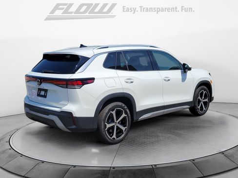 New 2026 Volkswagen Tiguan SE FWD image 7