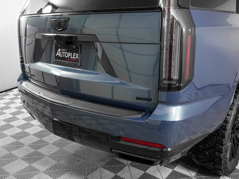 Used 2026 Cadillac Escalade Platinum Sport w/ LPO, ONYX Package image 42