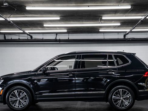 Used 2018 Volkswagen Tiguan SEL image 2