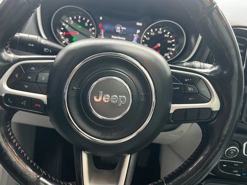 Used 2018 Jeep Compass Limited w/ Navigation Group image 19