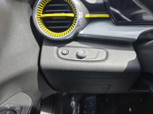 New 2026 Chevrolet Trax LT w/ Driver Confidence Package image 16