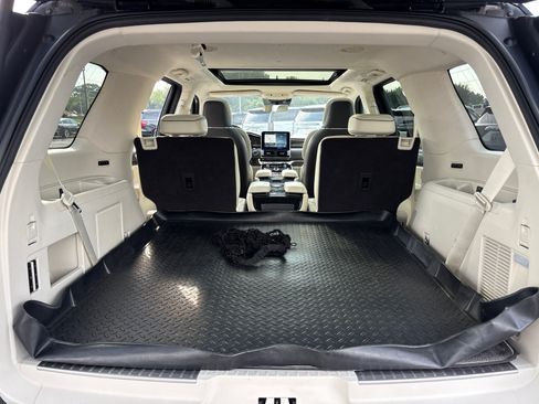 Certified 2020 Lincoln Navigator Black Label w/ Cargo Convenience Package AWD/4WD image 9