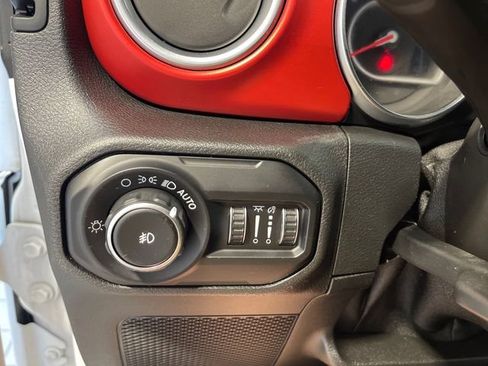 Used 2021 Jeep Wrangler Unlimited Rubicon AWD/4WD image 16