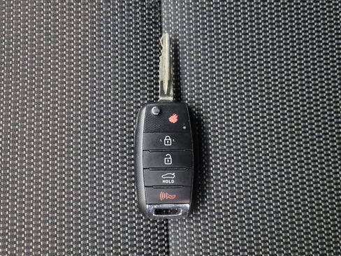 Used 2017 Kia Forte LX image 32