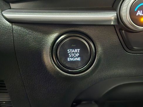 Used 2021 MAZDA MAZDA3 s image 24