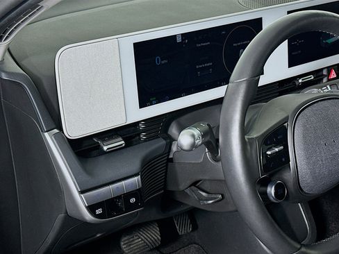 Used 2024 Hyundai Ioniq 5 SEL image 17