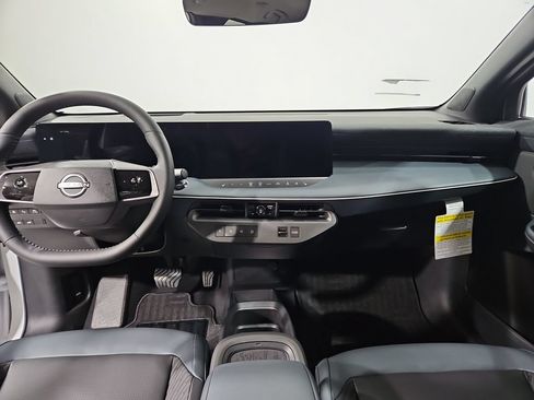 New 2026 Nissan Leaf Platinum+ w/ Cargo Package (Platinum+) FWD image 18