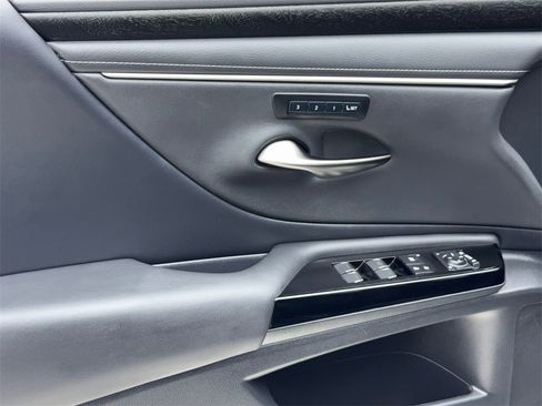 Used 2023 Lexus ES 350 w/ Premium Package image 34