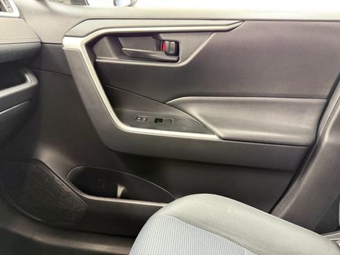 Used 2020 Toyota RAV4 LE FWD image 24