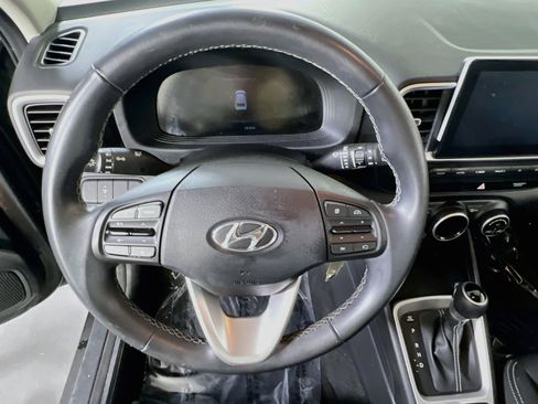 Used 2023 Hyundai Venue SEL w/ Cargo Package image 11