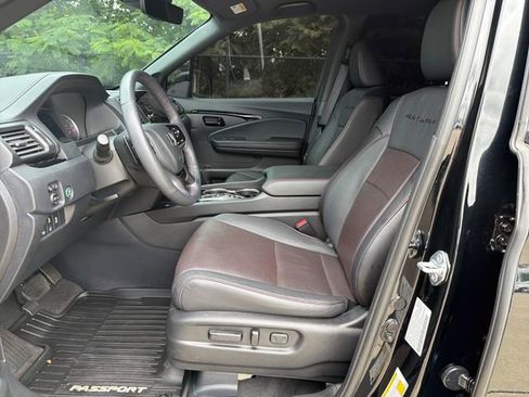 Used 2024 Honda Passport Black Edition image 11