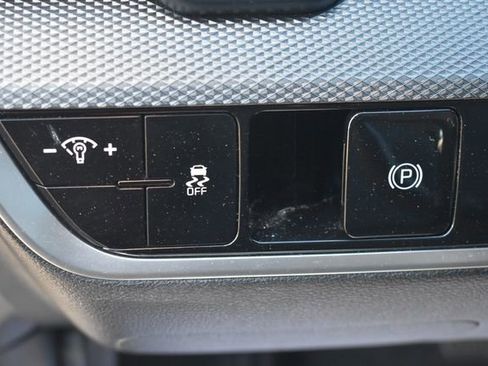 Used 2025 Kia Sportage LX image 20