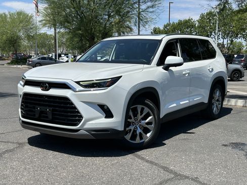 Used 2024 Toyota Grand Highlander FWD image 31