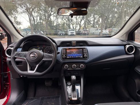 Used 2025 Nissan Versa SV image 29