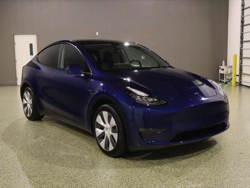 Used 2022 Tesla Model Y Long Range AWD/4WD image 1