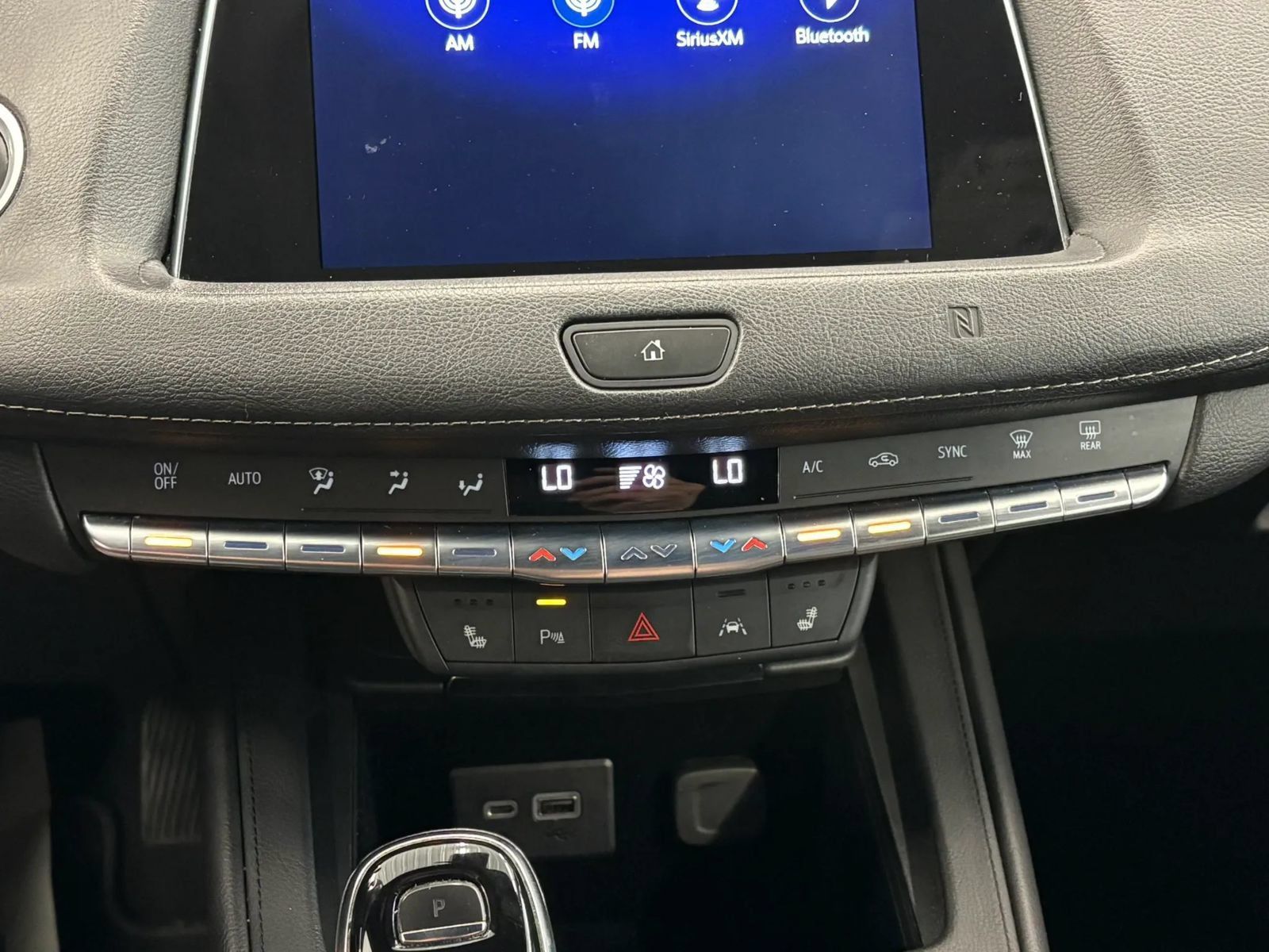 Used 2020 Cadillac XT4 Premium Luxury w/ Technology Package FWD image 45