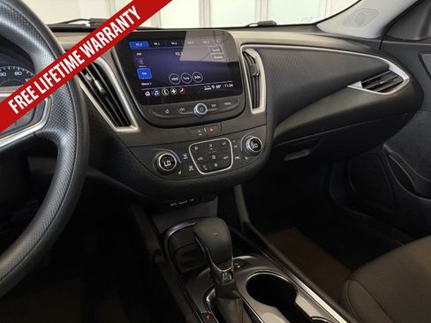 Used 2024 Chevrolet Malibu LT FWD image 35