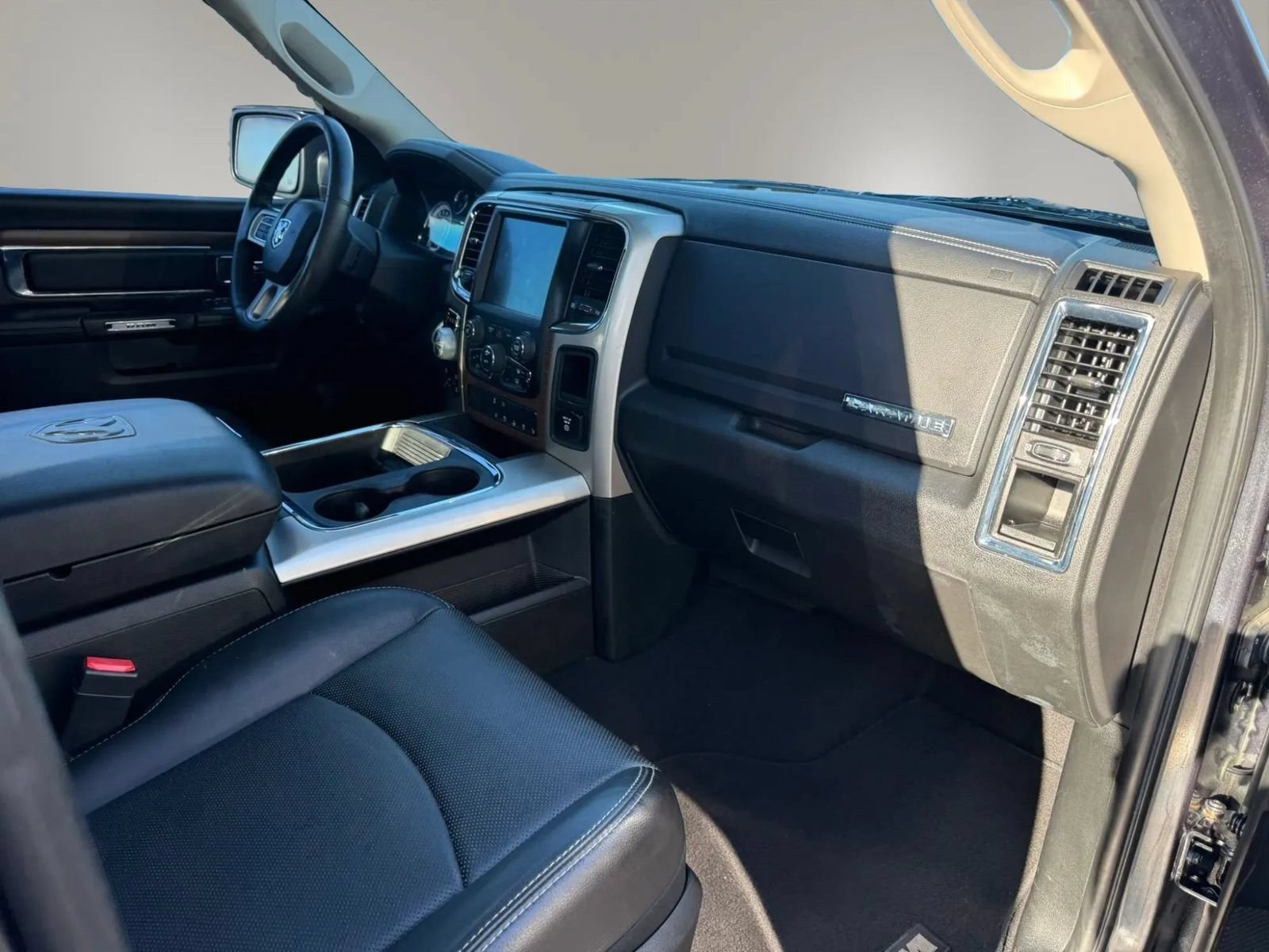 Used 2016 RAM 1500 Laramie w/ Convenience Group AWD/4WD image 52