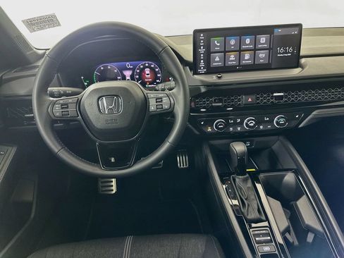 Certified 2025 Honda Accord Sport image 22
