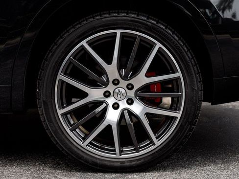 Certified 2022 Maserati Levante GT AWD/4WD image 39