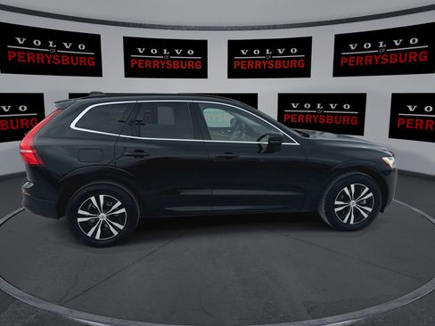 Used 2023 Volvo XC60 B5 Core image 9