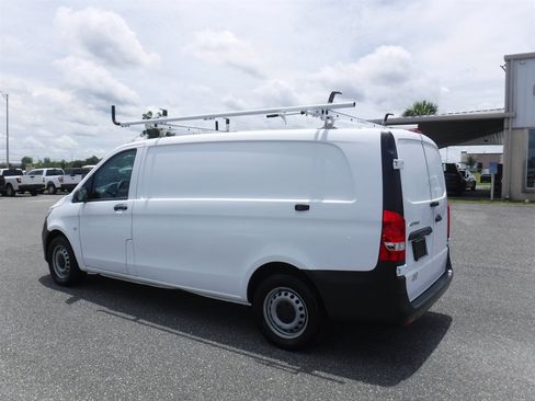 Used 2023 Mercedes-Benz Metris image 3