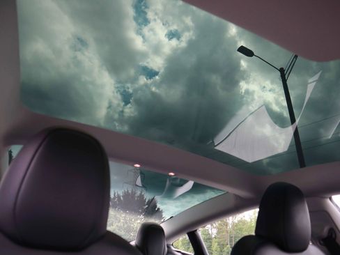 Used 2023 Tesla Model 3 Standard Range RWD image 6