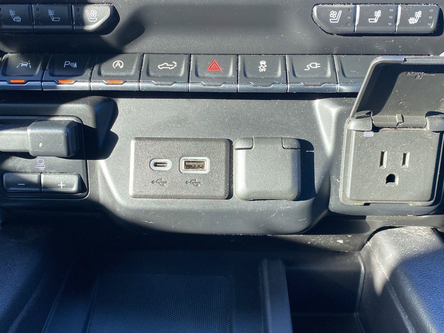 Used 2021 GMC Sierra 1500 SLT AWD/4WD image 23
