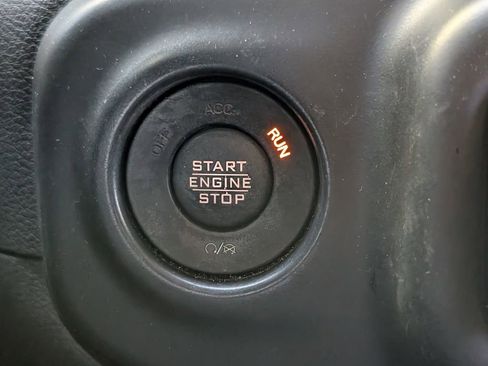 Used 2021 Jeep Wrangler Unlimited Sport AWD/4WD image 31