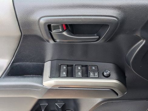 Used 2019 Toyota Tacoma SR5 image 18