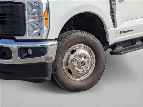 Used 2026 Ford F350 XL w/ XL Chrome Package image 23