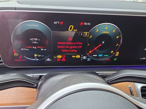 Used 2021 Mercedes-Benz GLS 450 4MATIC image 32