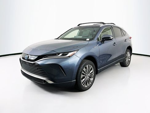 Used 2021 Toyota Venza XLE AWD/4WD image 3