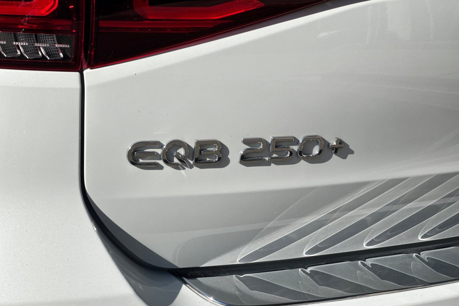 Used 2023 Mercedes-Benz EQB 250+ image 30