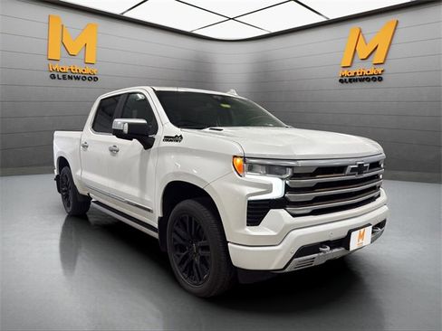 Used 2022 Chevrolet Silverado 1500 High Country image 3