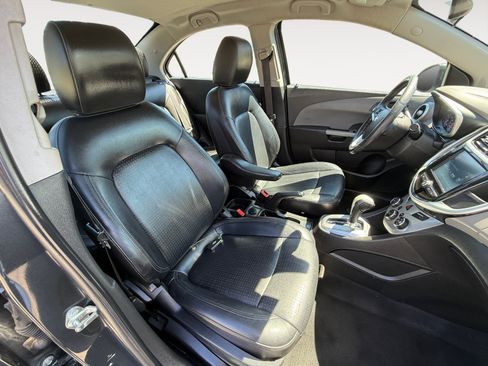 Used 2017 Chevrolet Sonic Premier FWD image 19