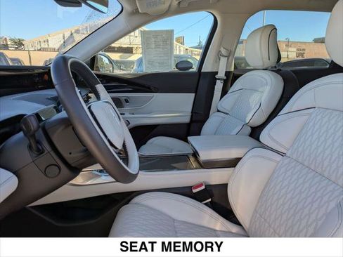 Used 2025 Lincoln Nautilus Black Label AWD/4WD image 21