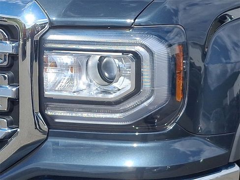 Used 2018 GMC Sierra 1500 SLT image 9